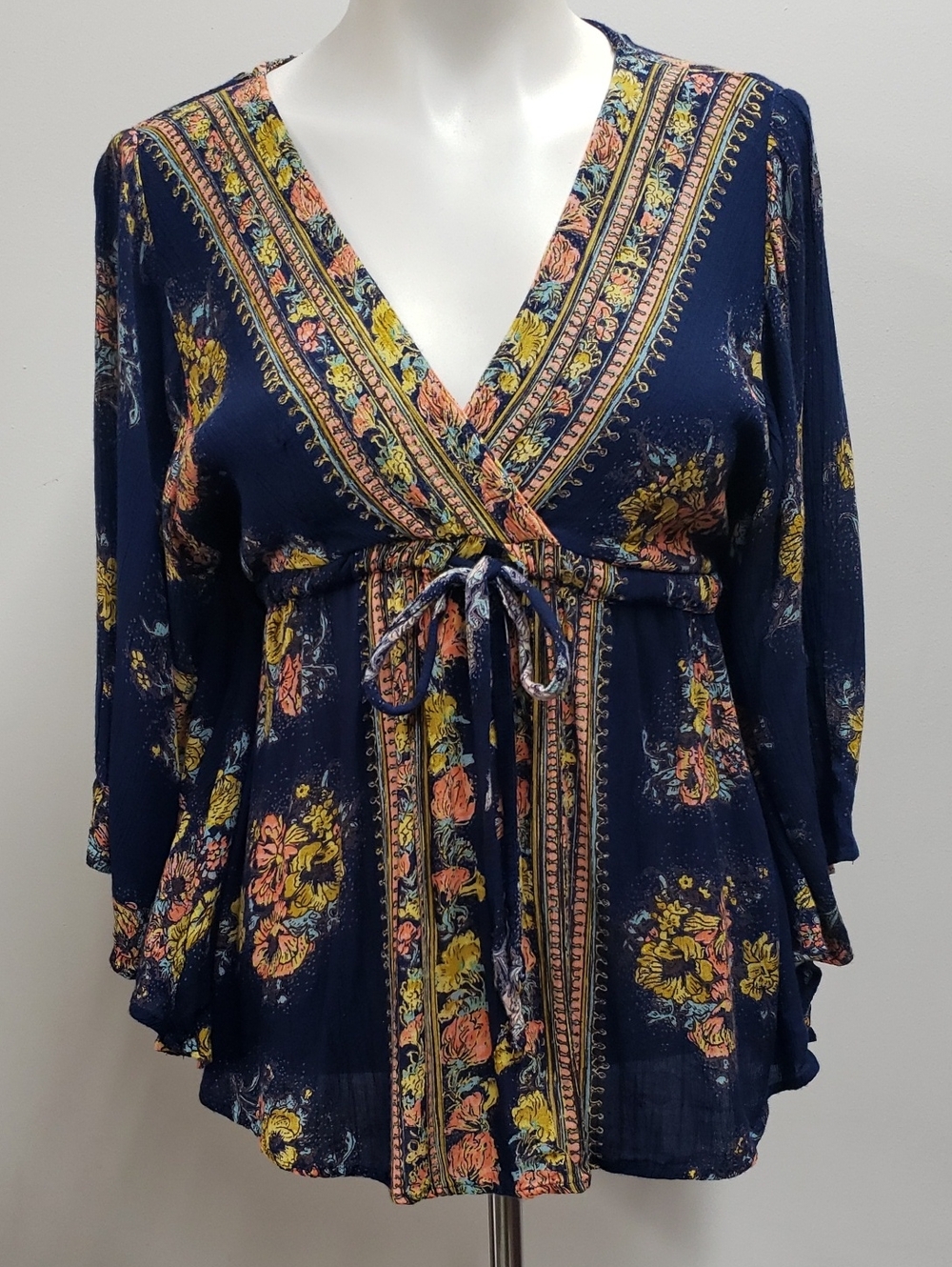 Angie Dolman Boho Floral Top Women's Size Small Empire Tie Front V Neck